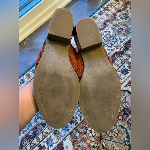 EUC American Eagle brown corduroy bow heeled slide mules, size 8 - Picture 6 of 7